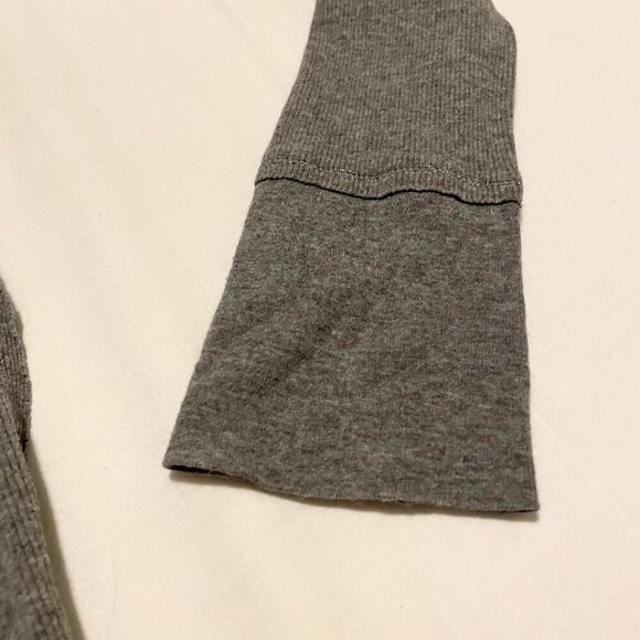 Guess Grey Long Sleeve Top Womens Size Medium Shirt - Picture 13 of 16